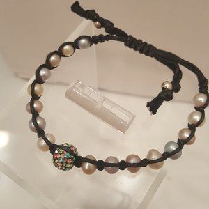 Freshwater pearl bracelet w. rhinestone accent